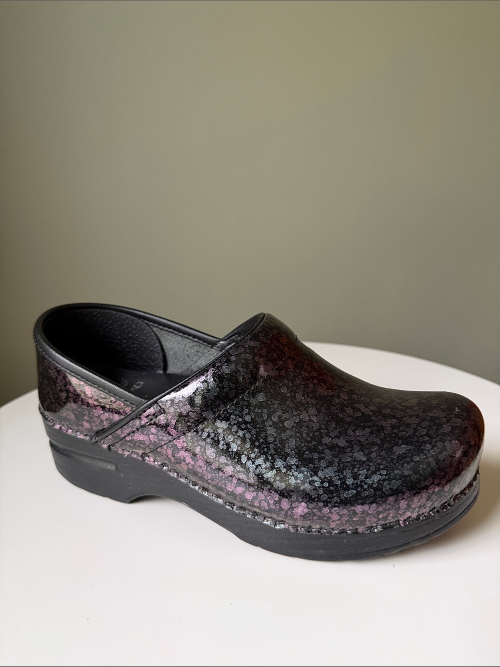 Dansko Professional Clogs – Graphic Quartz  Iridescent Floral Patent Leather 37